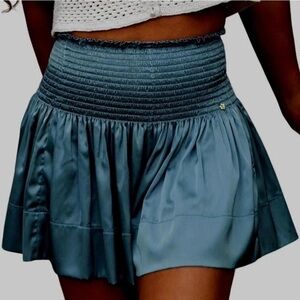 Natural Life NWOT SZ MBlue Satin Daisy Skort Flutter Shorts Comfy Lightweight